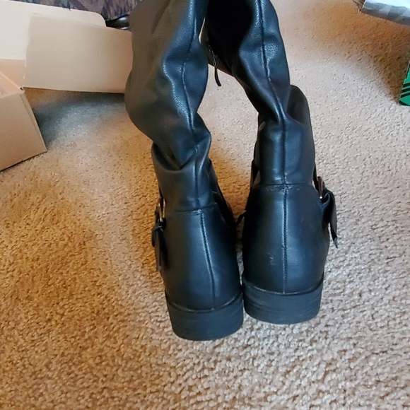 Womens black boots - Picture 6 of 8